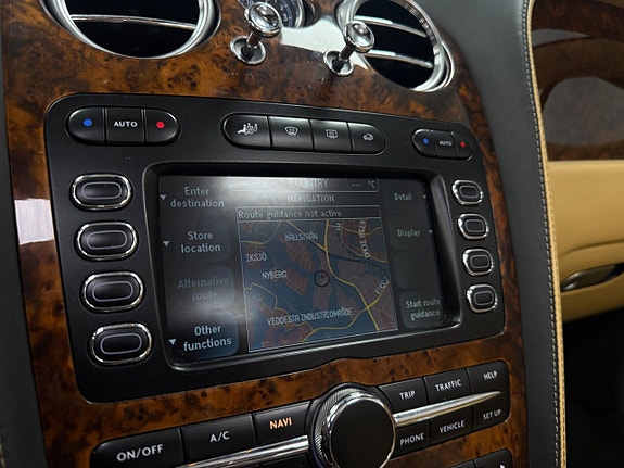Bentley Continental GTC 16 of 21