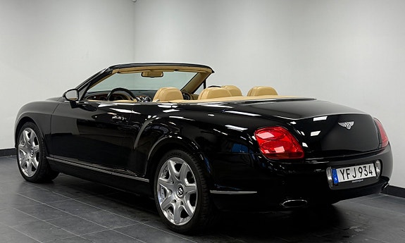 Bentley Continental GTC 3 of 21