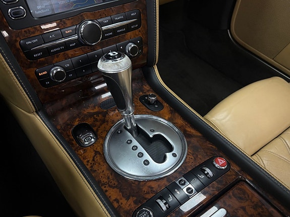Bentley Continental GTC 15 of 21