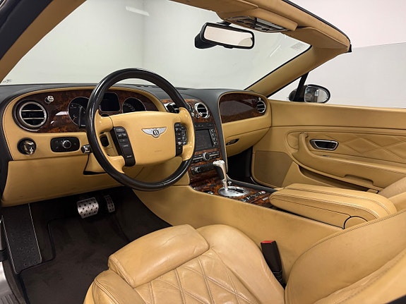 Bentley Continental GTC 8 of 21