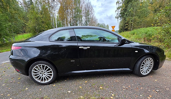 Alfa Romeo GT 3 of 18