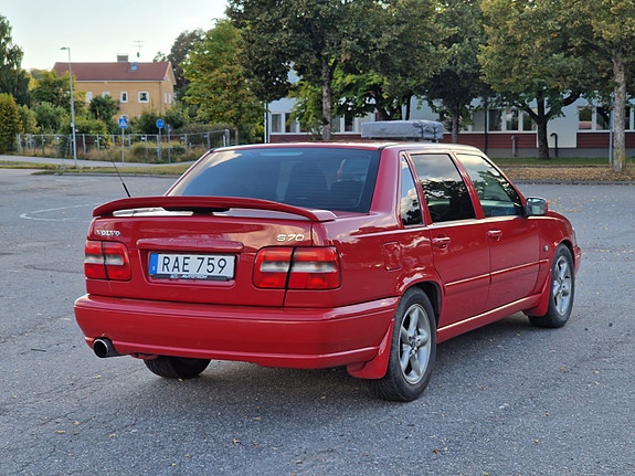Volvo S70 2 of 5
