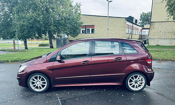 Mercedes-Benz B200 5 of 12