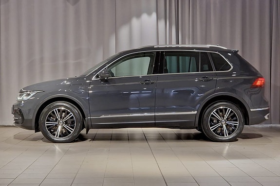 Volkswagen Tiguan 2 of 16