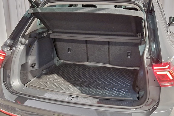 Volkswagen Tiguan 6 of 16