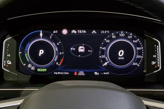Volkswagen Tiguan 11 of 16