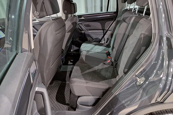 Volkswagen Tiguan 16 of 16