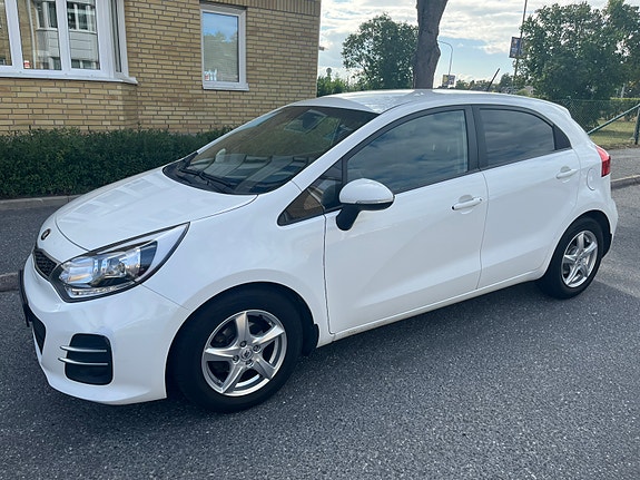 Kia Rio 4 of 8