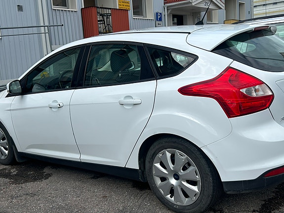 Ford Focus 3 of 8