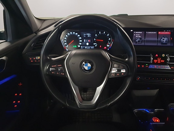 BMW 118i 13 of 15