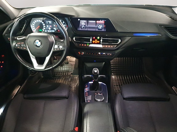 BMW 118i 11 of 15