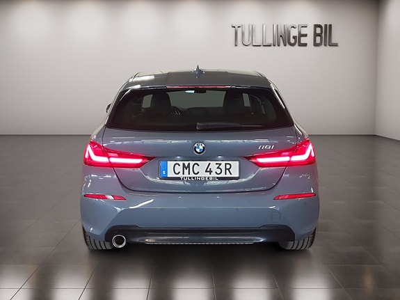 BMW 118i 4 of 15