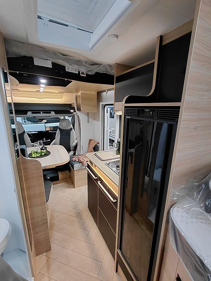 CHALLENGER 287 Graphite Edition Långbäddar, taksäng, 5 bältad, dieselvärmare med mer! 6 of 20