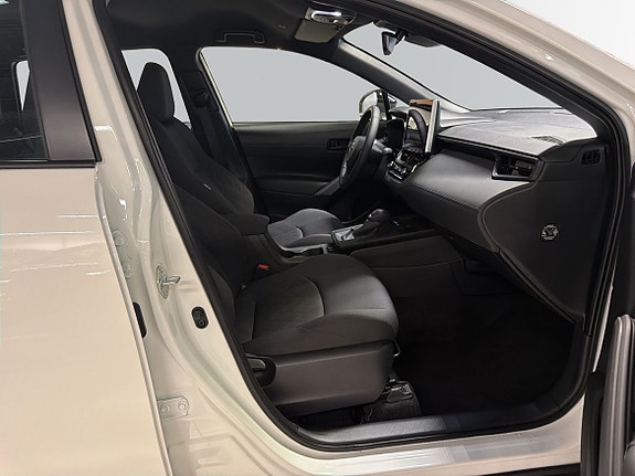 Toyota Corolla Cross 6 of 13
