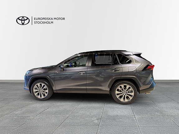 Toyota RAV4 3 of 15