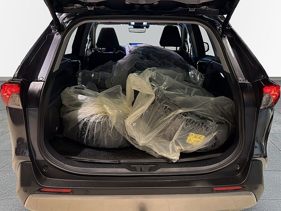 Toyota RAV4 10 of 15