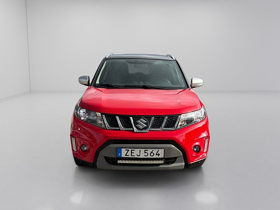 Suzuki Vitara 2 of 17