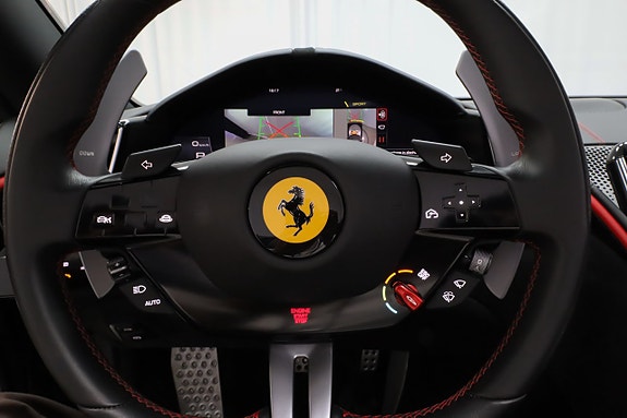 Ferrari Roma Spider 17 of 30
