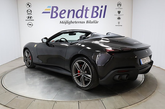 Ferrari Roma Spider 8 of 30