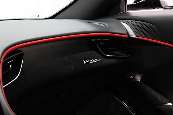 Ferrari Roma Spider 23 of 30