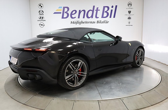 Ferrari Roma Spider 16 of 30