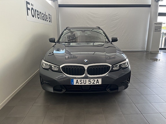 BMW 330e 2 of 14