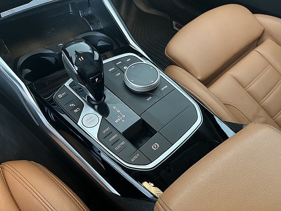 BMW 330e 8 of 14