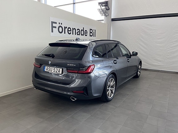 BMW 330e 13 of 14