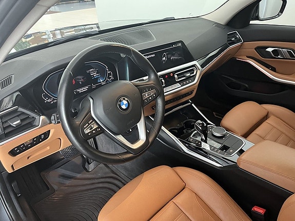 BMW 330e 6 of 14