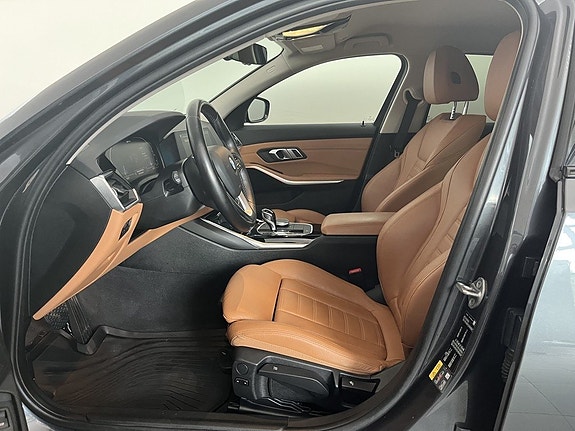 BMW 330e 5 of 14