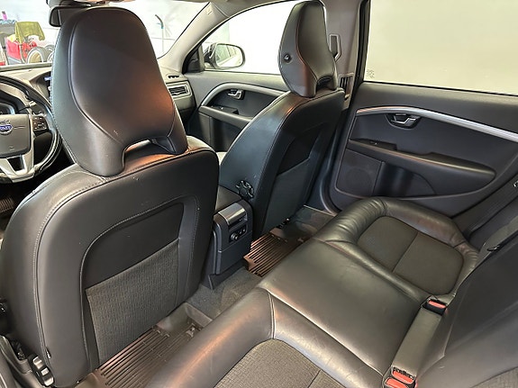 Volvo V70 16 of 30