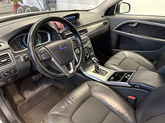 Volvo V70 12 of 30