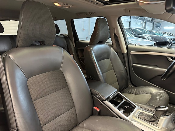 Volvo V70 15 of 30