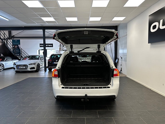 Volvo V70 8 of 30