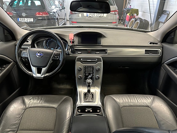 Volvo V70 11 of 30