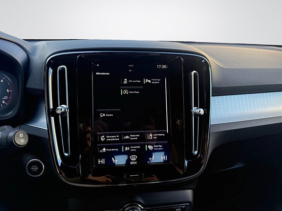 Volvo XC40 8 of 19