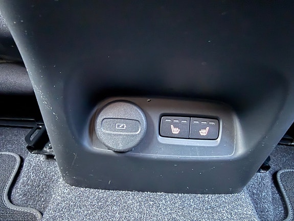 Volvo XC40 15 of 19