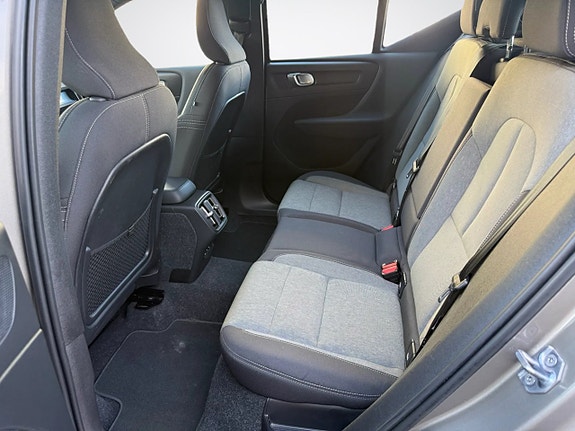 Volvo XC40 10 of 19