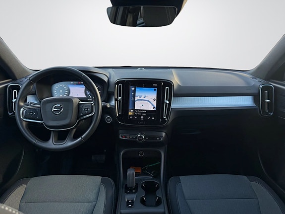 Volvo XC40 11 of 19