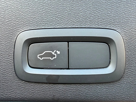 Volvo XC40 18 of 19