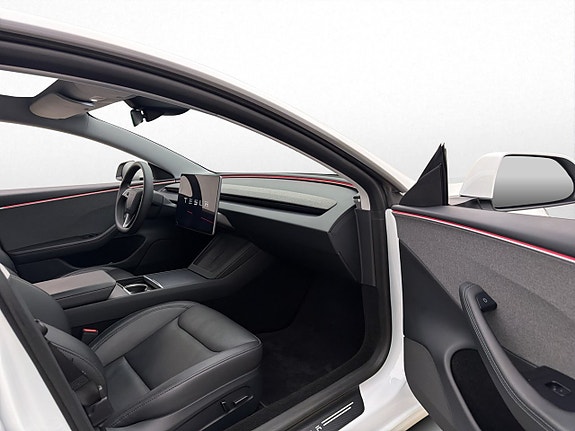 Tesla Model 3 26 of 30