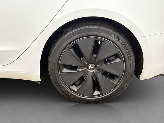 Tesla Model 3 30 of 30