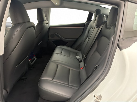 Tesla Model 3 28 of 30