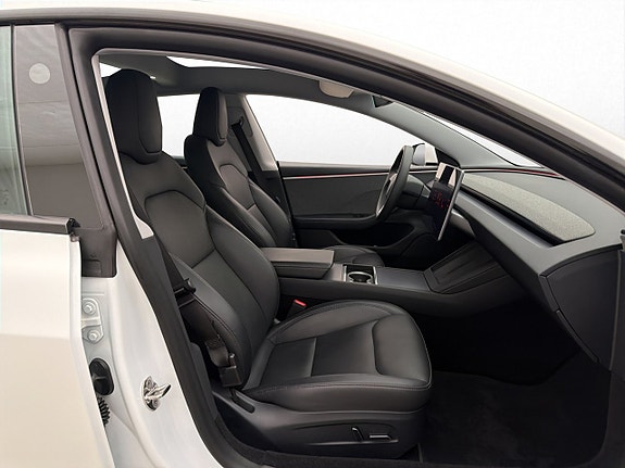 Tesla Model 3 27 of 30