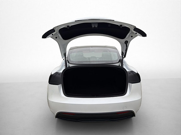Tesla Model 3 9 of 30