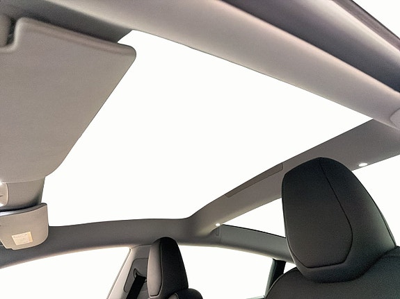 Tesla Model 3 11 of 30