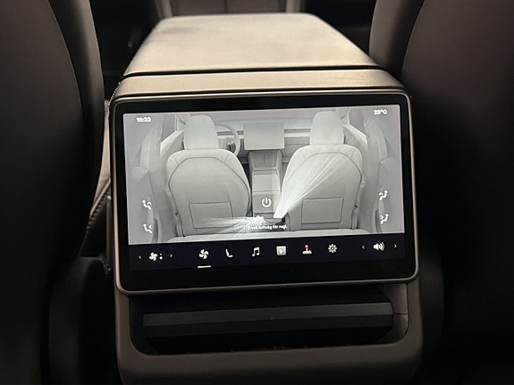 Tesla Model 3 12 of 30
