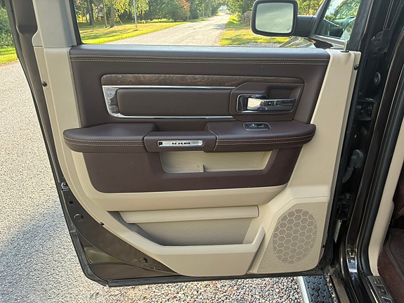 Dodge RAM 1500 17 of 25