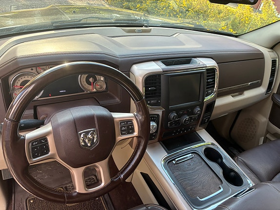 Dodge RAM 1500 10 of 25