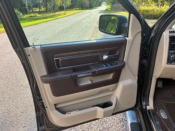 Dodge RAM 1500 21 of 25